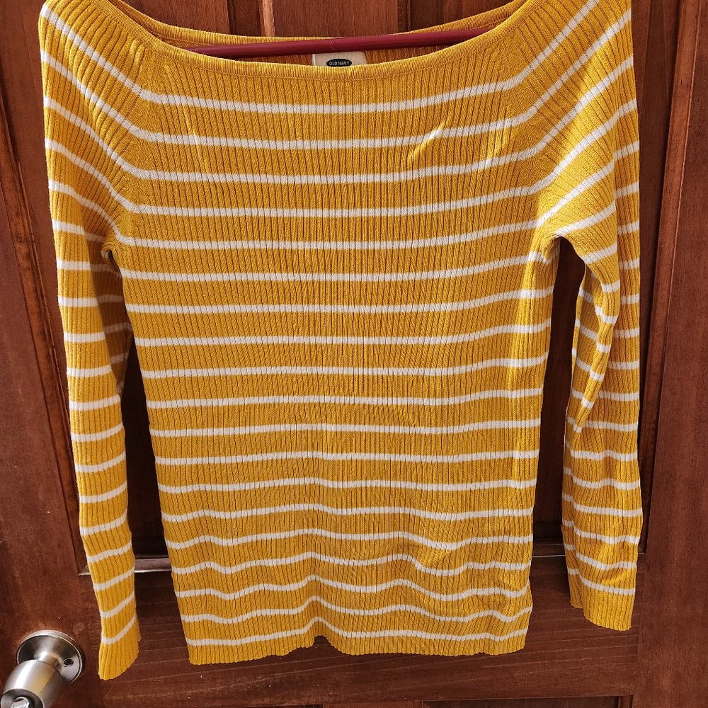 Light Old Navy 3/4 Sleeve Sweater